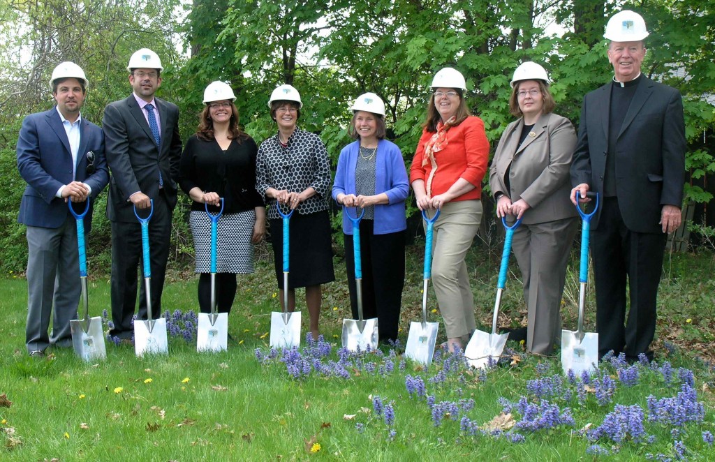 L to R: Todd Stern, Greg Grabowski, Annmarie Swichulis, Katy Bliss, Marion McEttrick, Unidentified woman, Katie Conlon, & Aidan Walsh